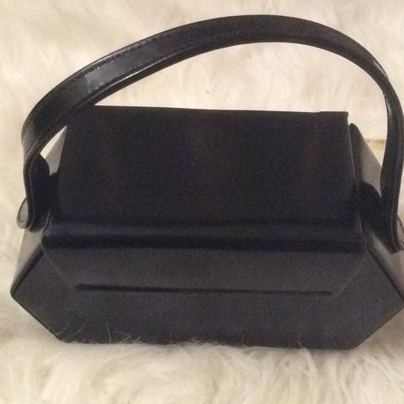 TIMELESS! 🖤🎀🖤 Anya Hindmarch Black CRUEL Leather Box Bag Suede interior DYT 4! - Picture 8 of 8